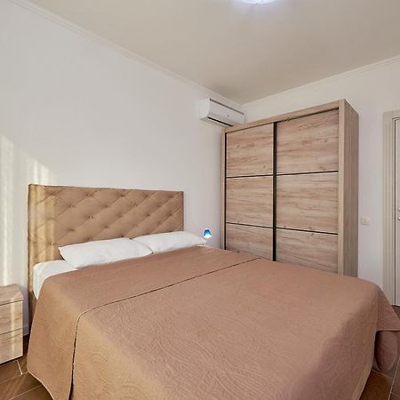 Adria Lux Apartmens 2 Sveti Stefan Exteriör bild