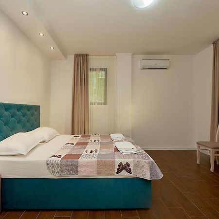 Adria Lux Apartmens 2 Sveti Stefan Exteriör bild