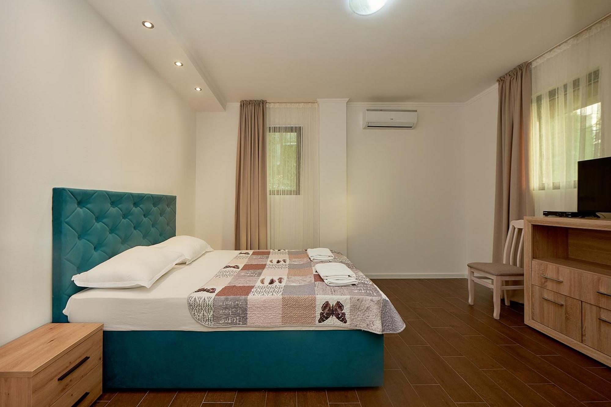 Adria Lux Apartmens 2 Sveti Stefan Exteriör bild