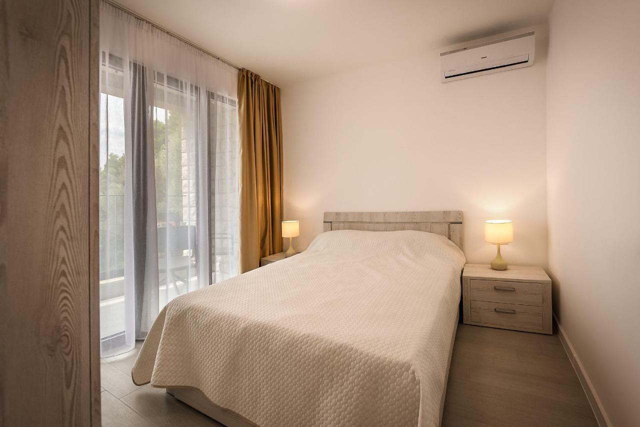 Adria Lux Apartmens 2 Sveti Stefan Exteriör bild