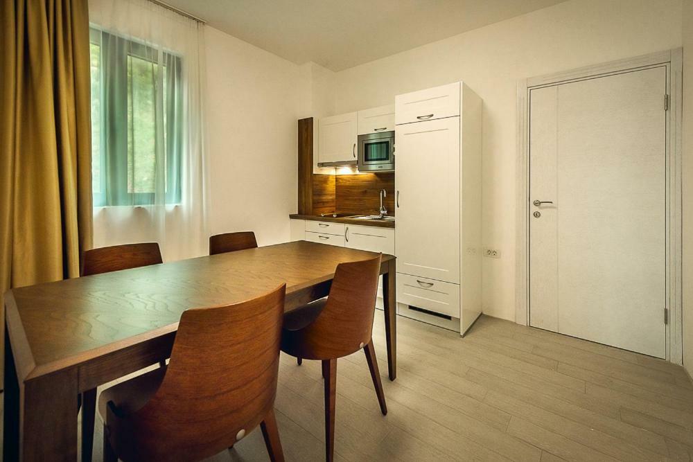 Adria Lux Apartmens 2 Sveti Stefan Exteriör bild