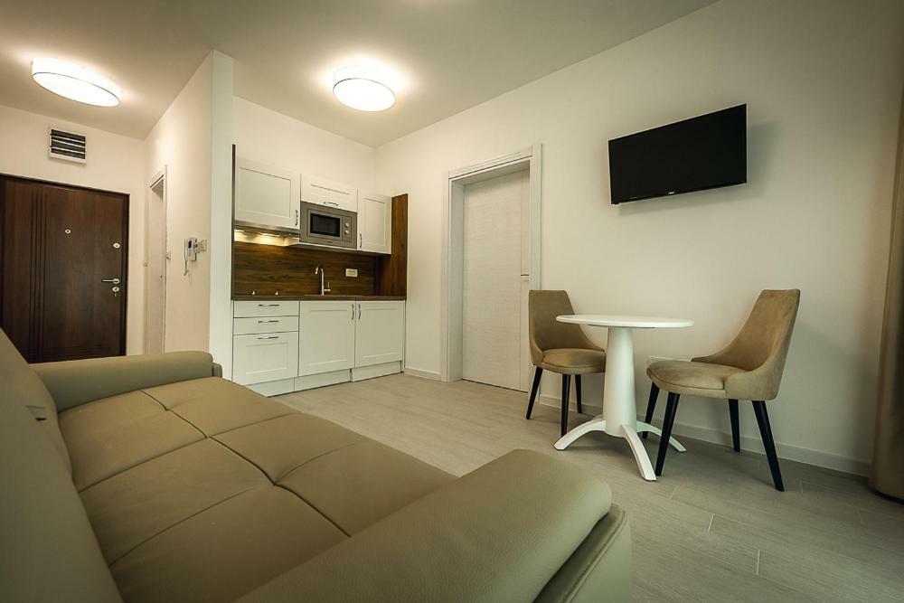 Adria Lux Apartmens 2 Sveti Stefan Exteriör bild