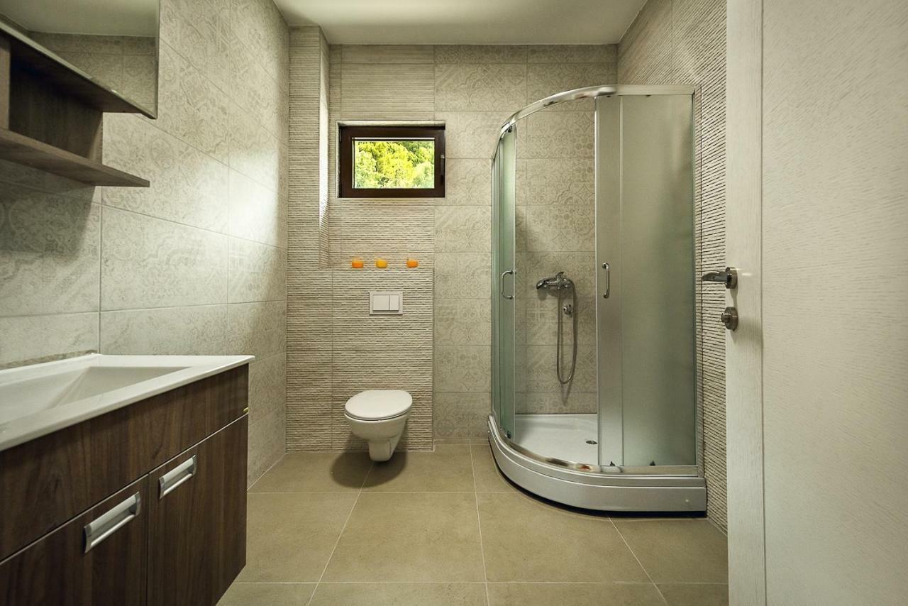 Adria Lux Apartmens 2 Sveti Stefan Exteriör bild
