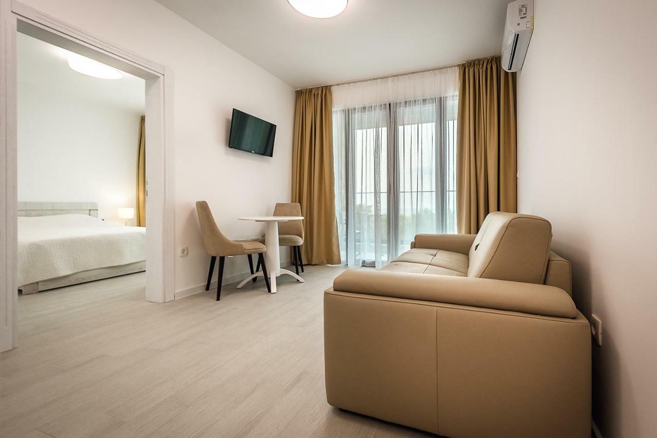 Adria Lux Apartmens 2 Sveti Stefan Exteriör bild