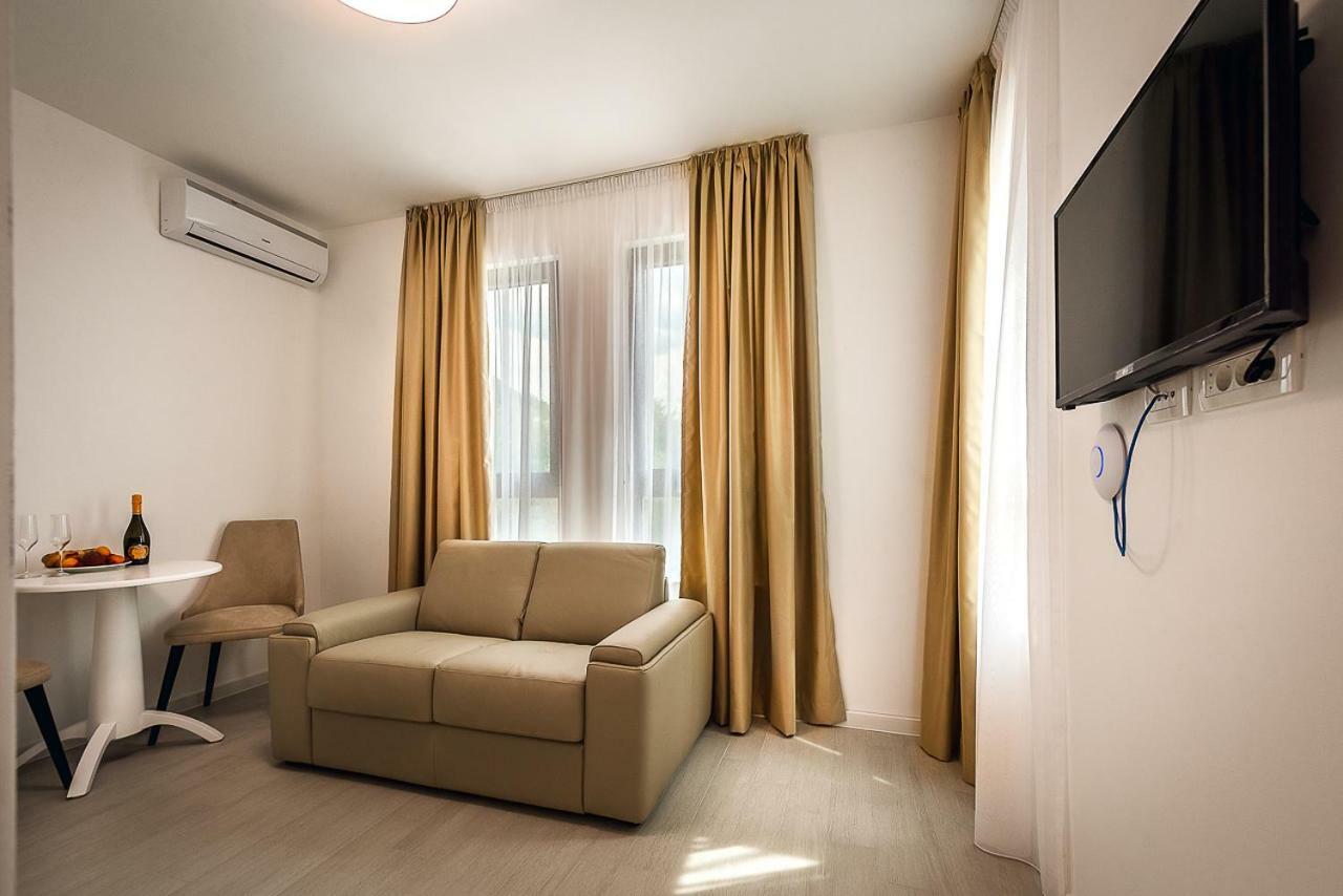 Adria Lux Apartmens 2 Sveti Stefan Exteriör bild