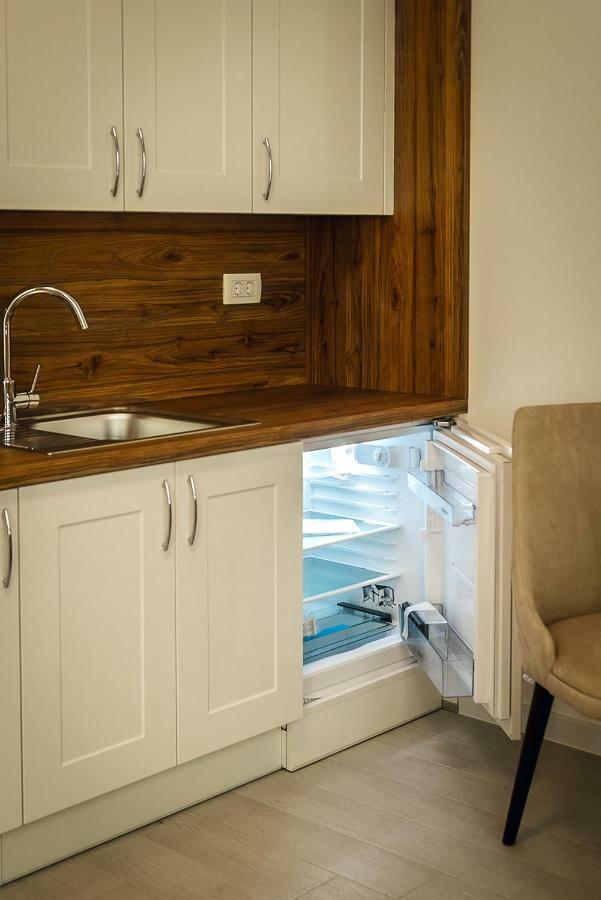 Adria Lux Apartmens 2 Sveti Stefan Exteriör bild